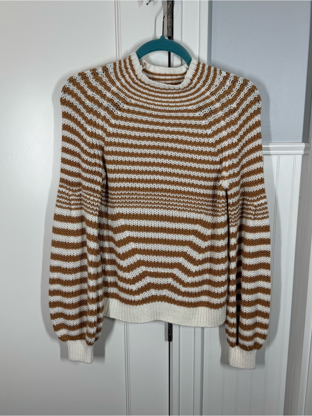 Saylor Striped Kenna Sweater Size Small tan‎ white balloon sleeves